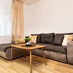 Lejlighed Bright And Modern 1bdr In By Flat Manаger *